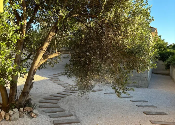 Branko بيت ضيافة 4*